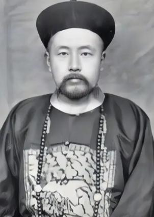 1906年，端方在柏林博物馆发现了一块熟悉的石碑，他走近，仔细辨认，惊得目瞪口呆