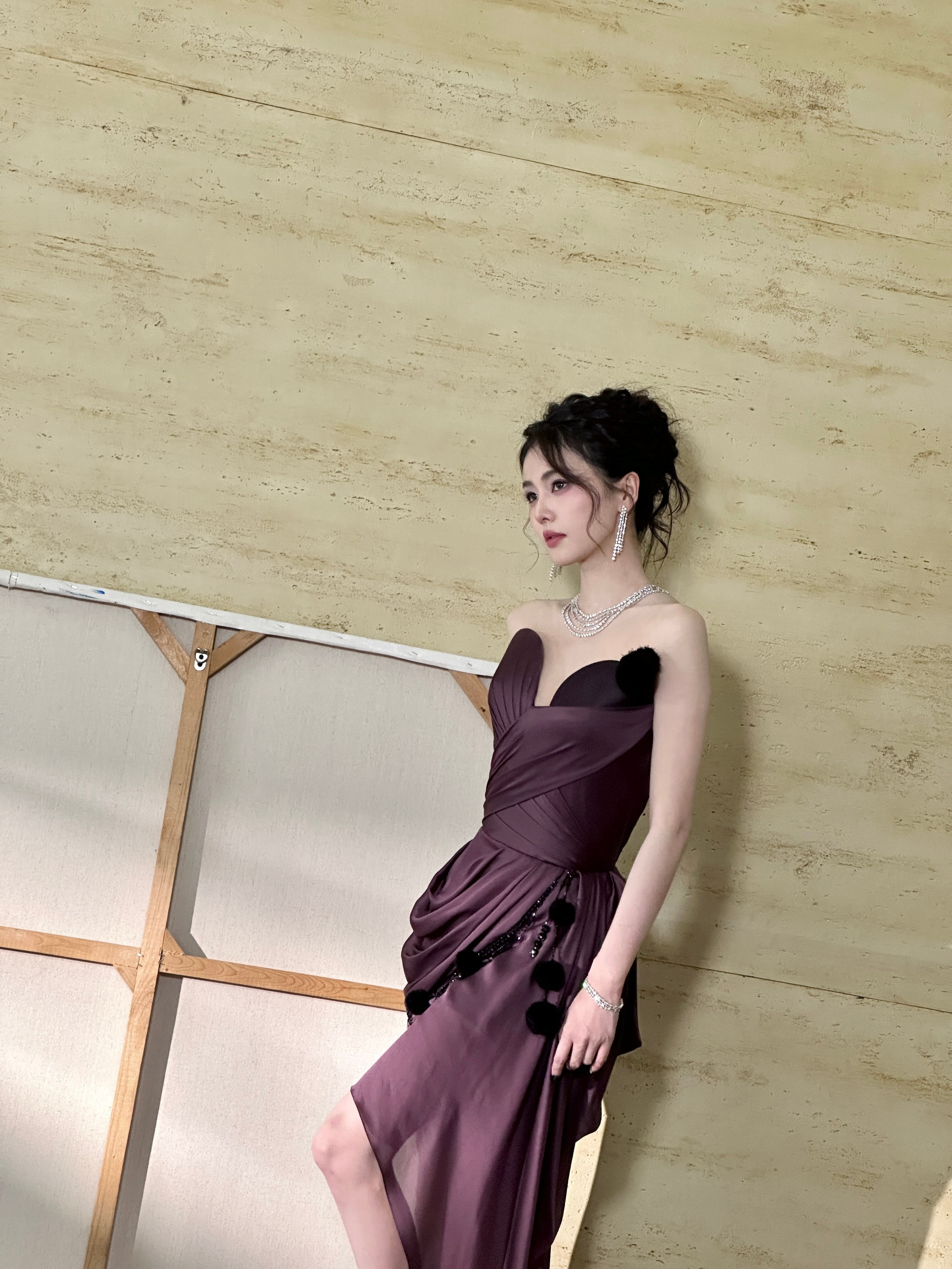 白鹿白鹿不玩泥潭就难受在复制粘贴的时代，你是手写的诗