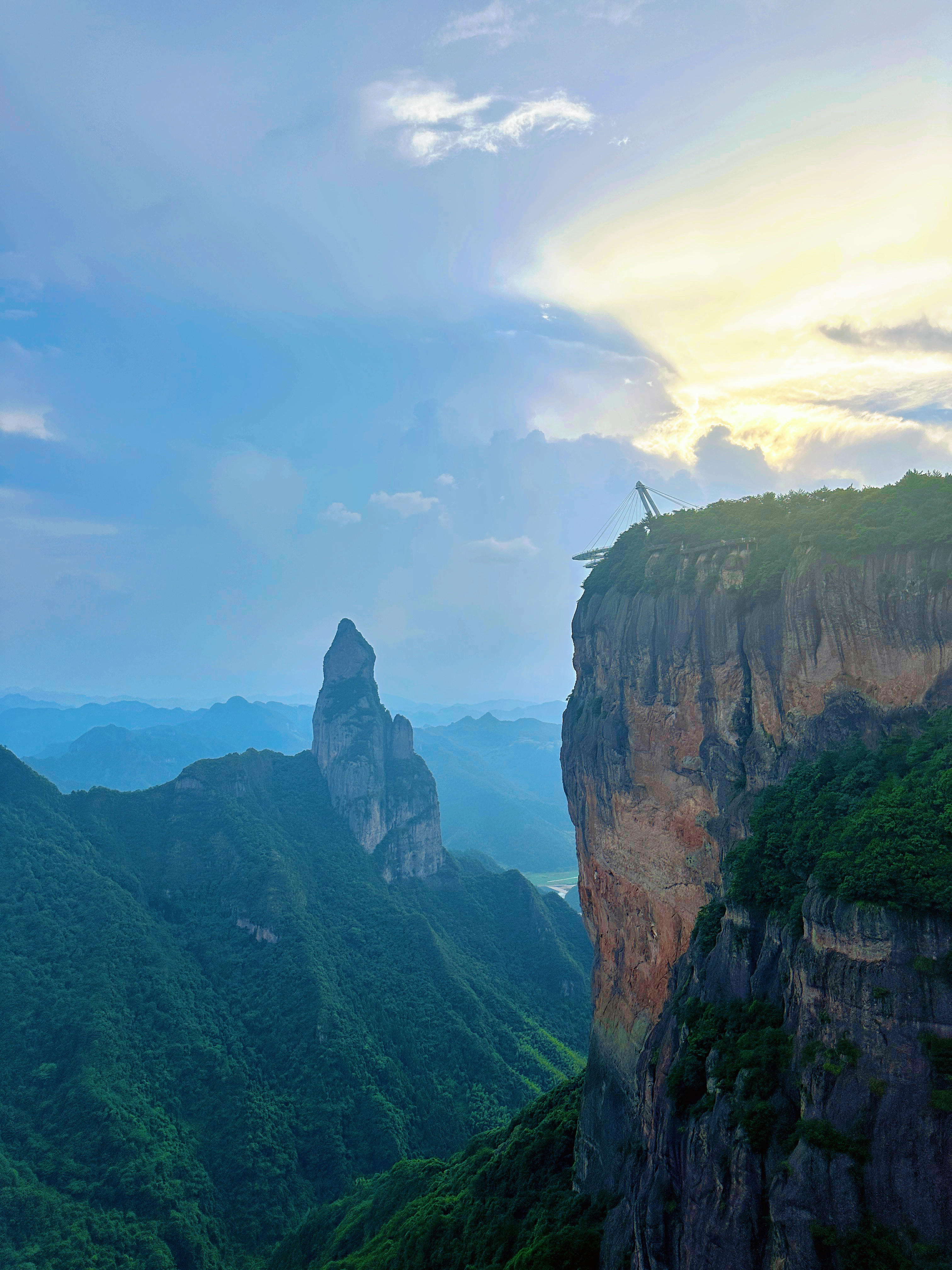 自然风景山上的风好，风景也好~