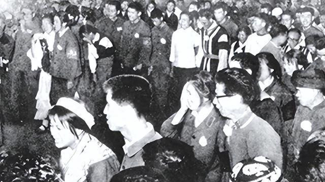毛主席为啥9月9日逝世?他曾数次在这天有劫难,逃脱时犹如神助