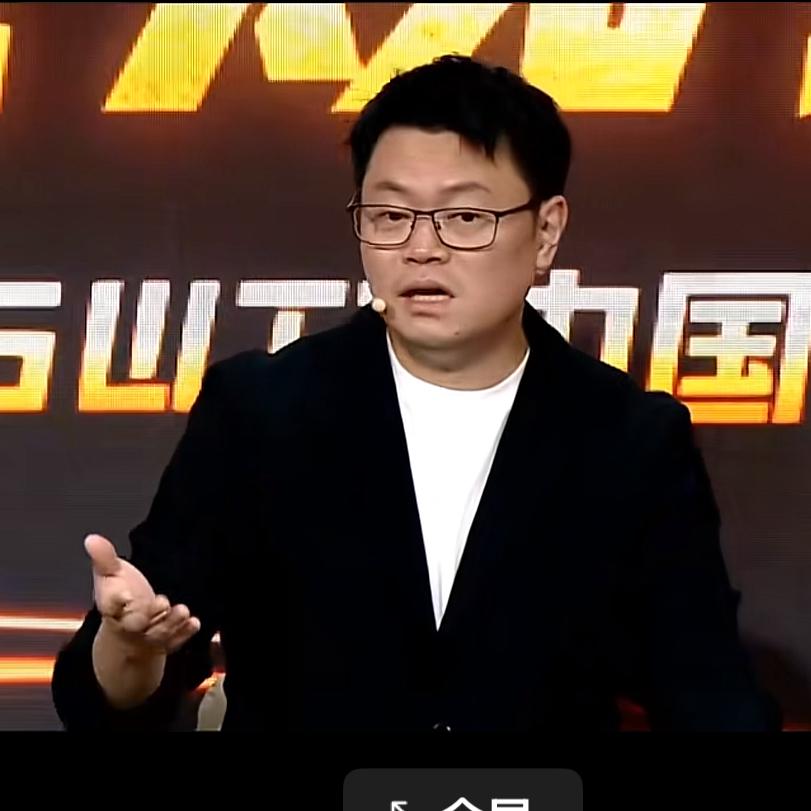 侯英超评价周启豪3：0战胜张本智和的表现时，很形象地比喻：今天周启豪的表现真是“