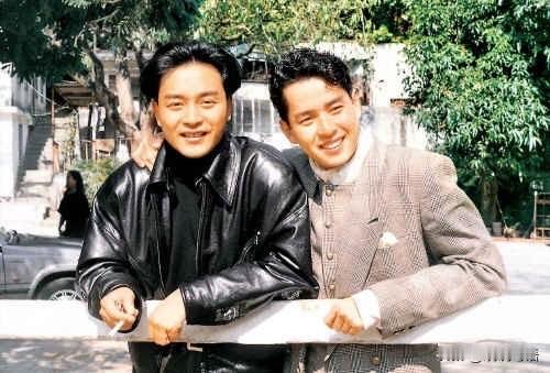 谭咏麟是怎样评价张国荣的？那张国荣又是怎样评价谭咏麟的？我想只有是他们两个人