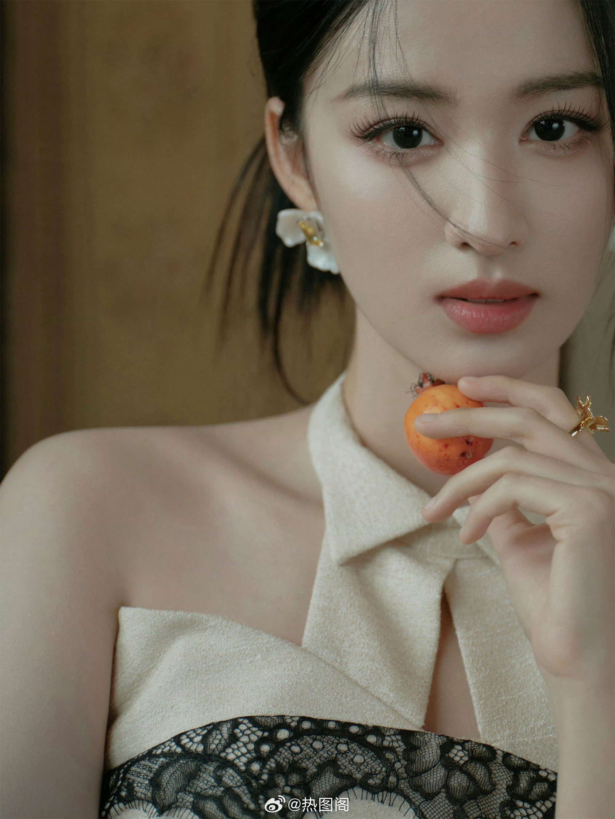 王楚然x米色裙装，满满的少女柔美气息