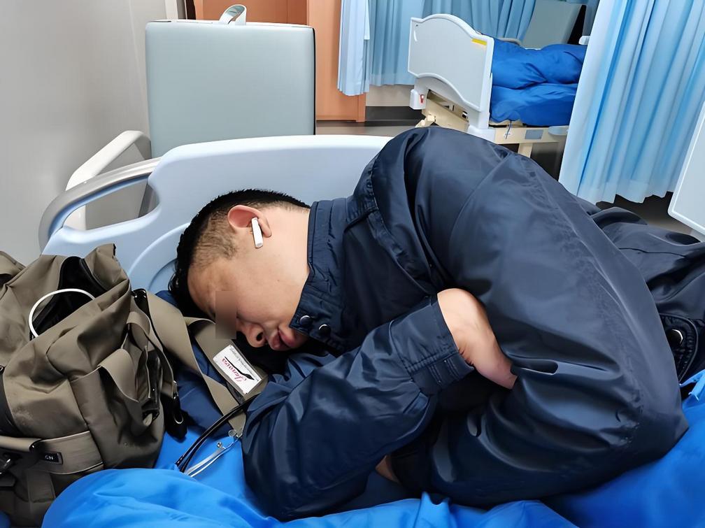 45岁男子脑梗离世，从不喝酒抽烟，医生叹息：1件事做太多了“你知道吗？大明去