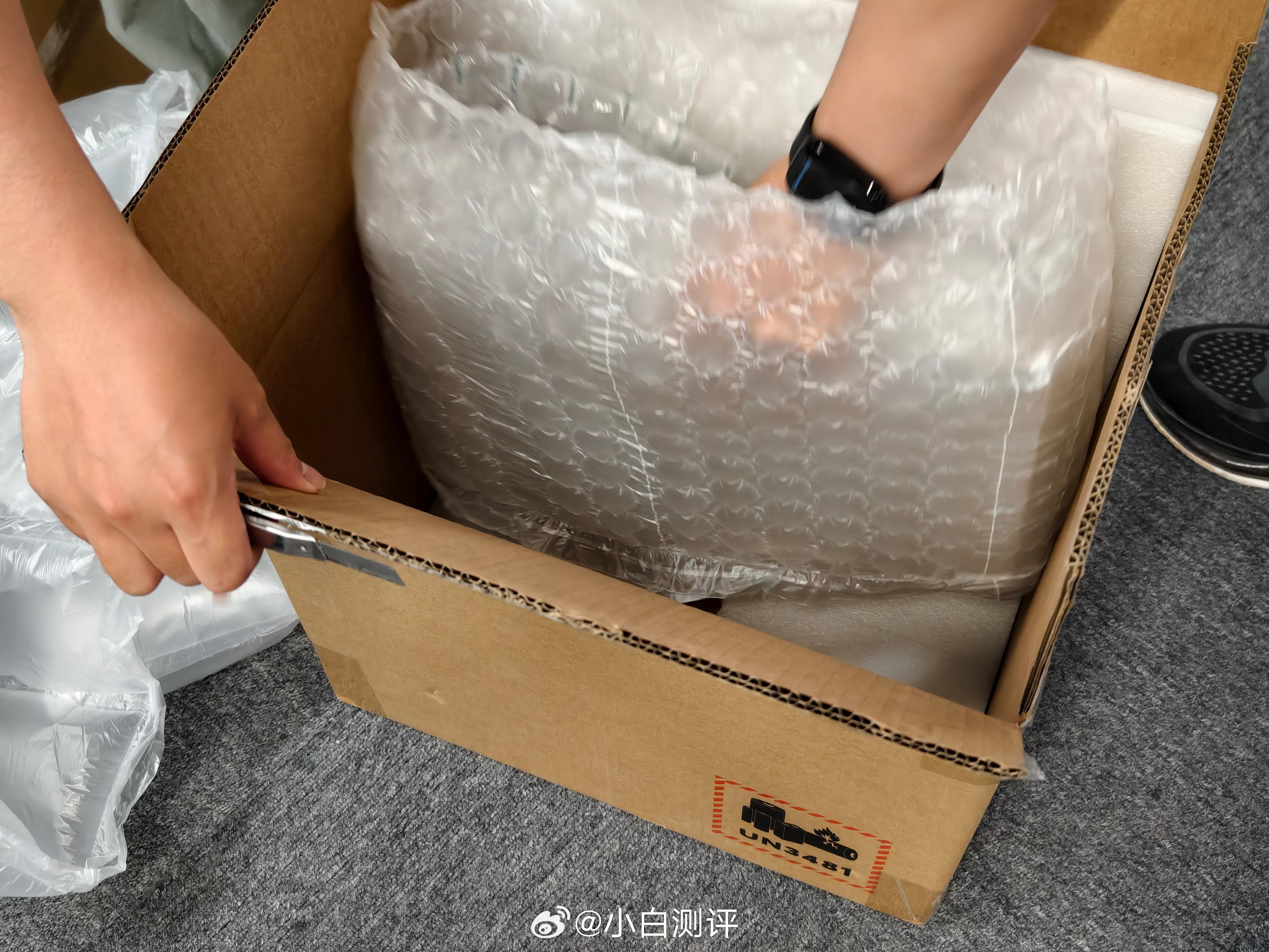 工作室的米粉小伙伴昨晚下单了小米平板7Ultra，12+5125999刚好在