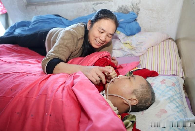 老人与保姆发生关系感染HIV八旬老人雇佣保姆照顾生活却因对方提出缺钱“给钱发