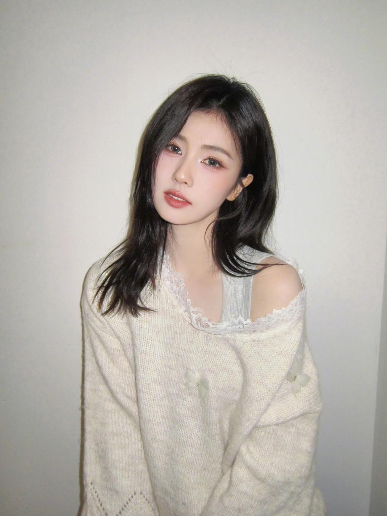 这迷离的眼神和妆容[滑稽笑]白鹿