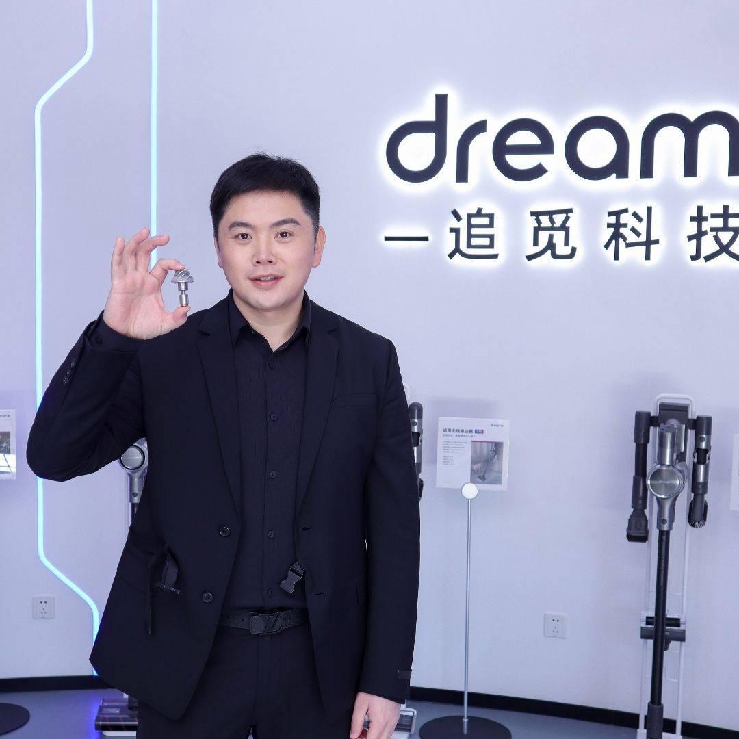 我查了下想挖余承东的俞浩，才知道他这么不简单！可不是啥碰瓷蹭热度，而是他这个