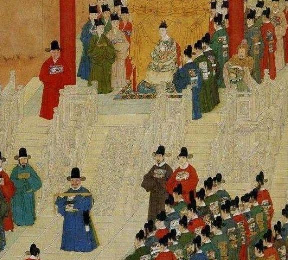 清朝的官员怎么去朝廷上班的？秦朝的官员们需要每天早上7点上班，晚上5点下班，上下