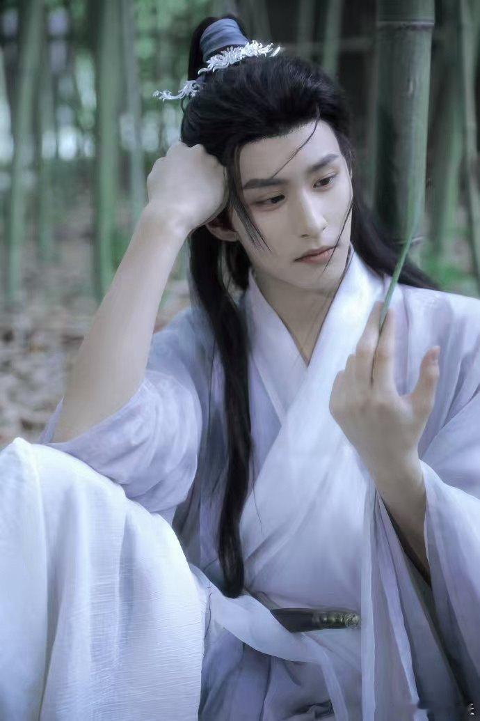 徐振轩杨过味太超过了徐振轩怕是有点“天选古人”体质在身上！《碧血蝉》路透里，