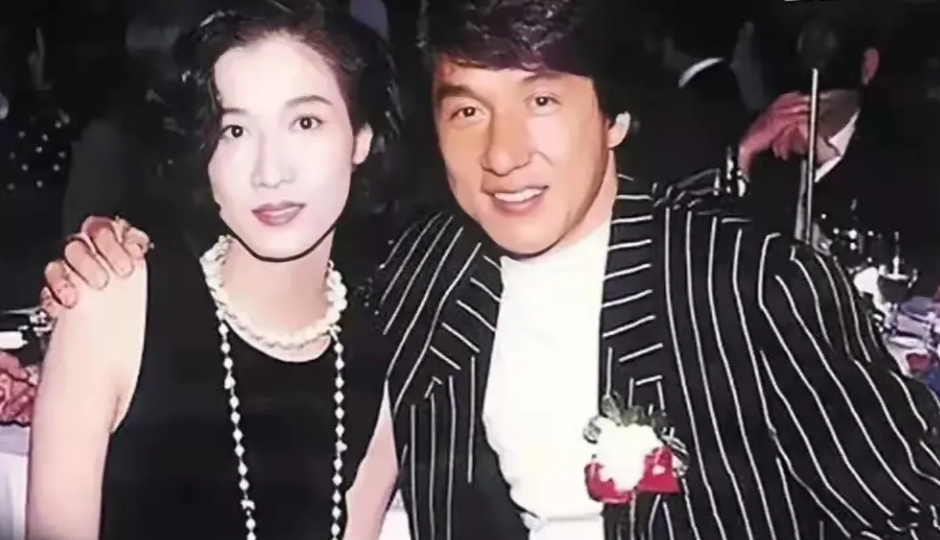 1999年，怀孕的吴绮莉威胁成龙：“我一定会生下孩子的，如果你不承认，我就向媒体