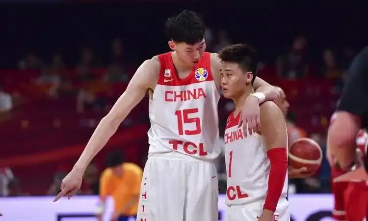 为什么CBA大牌球星都不愿意在新疆长期打球，包括周琦，包括赵睿，最主要的原因还是