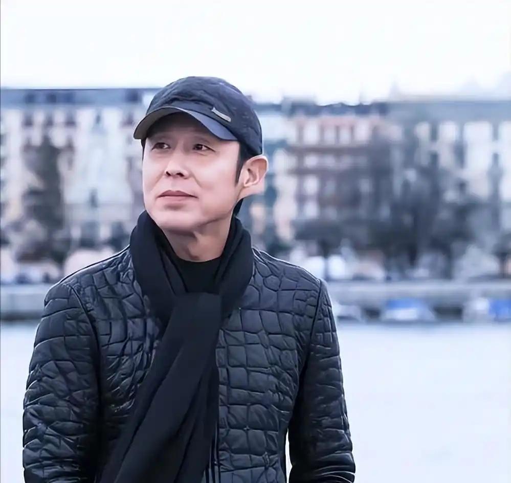 陈道明令人深思的话：“退休之后，只要你不出门，不跟他人交往，你就花不了几个钱，没