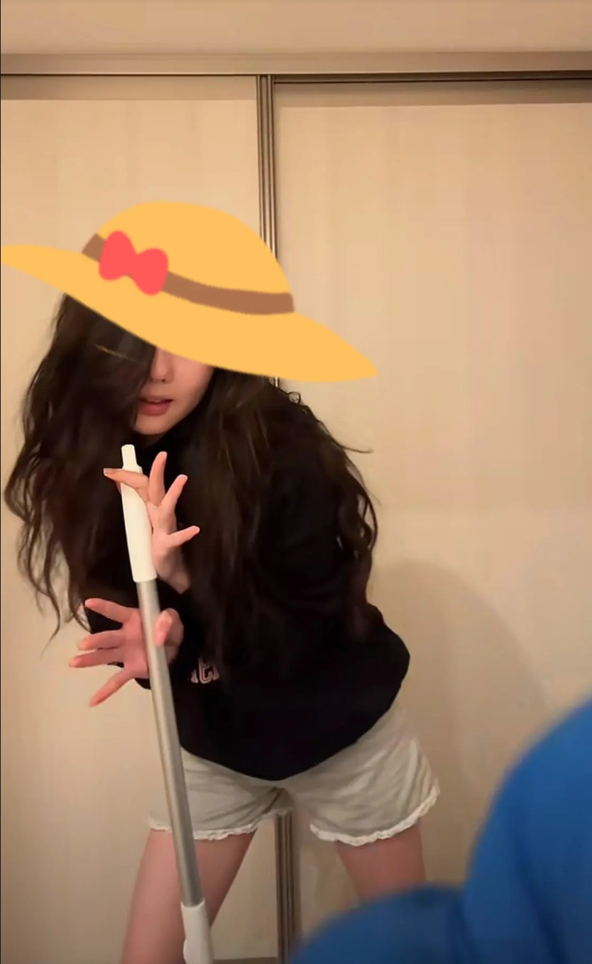 李凯馨辱华言论很严重，录音都是哔哔，听不得。应该是真的，因为她没告，估计是怕前助