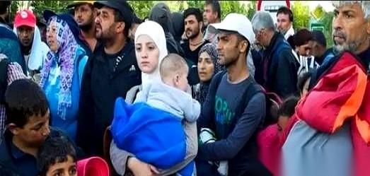 瑞典，一个曾被全球眼红的“人间天堂”，正在吞下自己亲手种的苦果。三十年前，瑞典