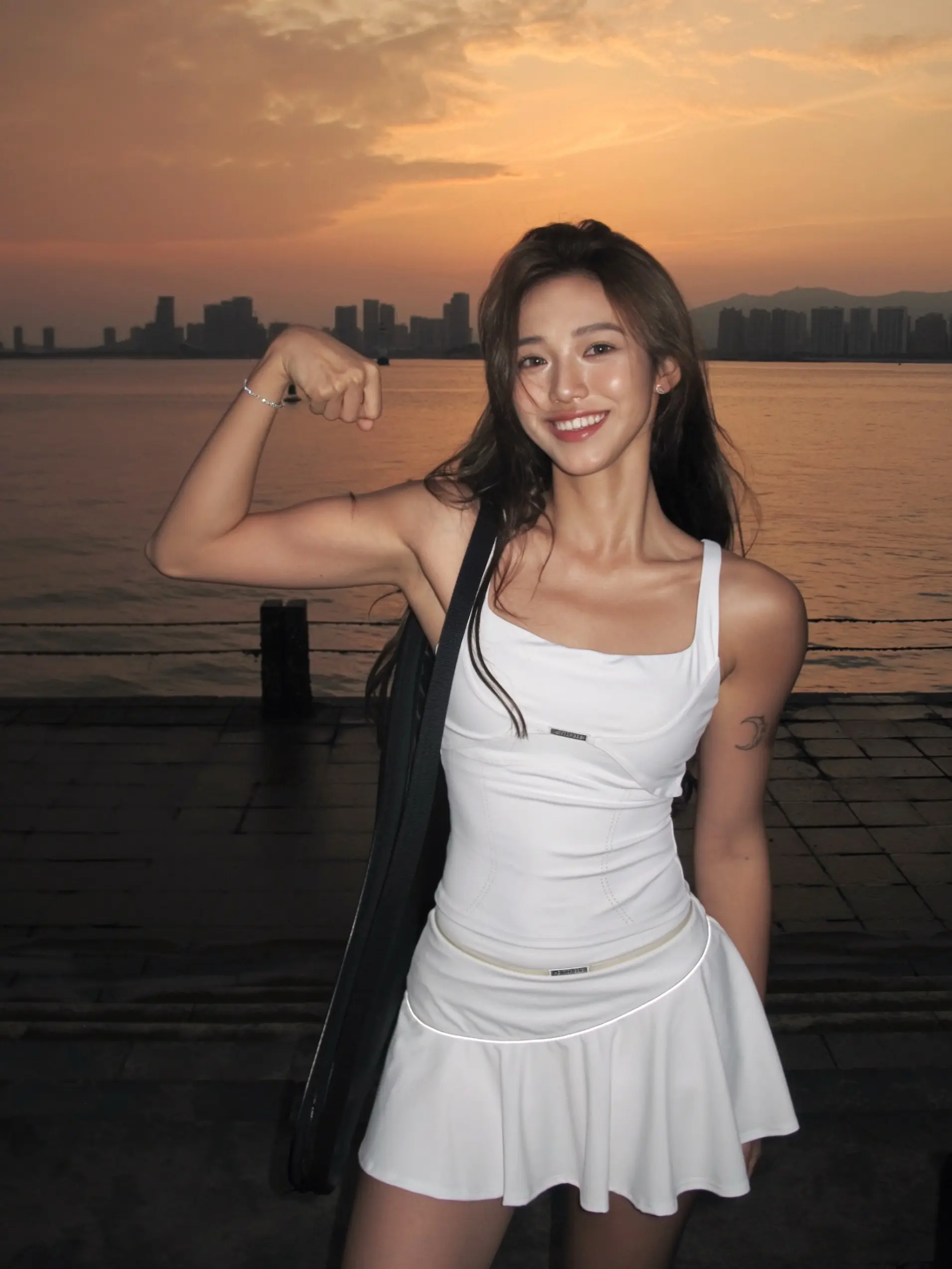 女人嘛 强壮很正常的🎾。