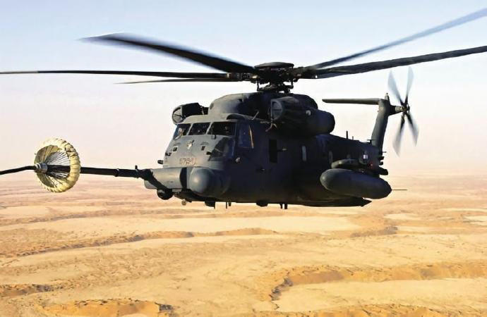 每天认识一件兵器美国CH-53“海上种马”直升机机身长度：26.97米机身高度