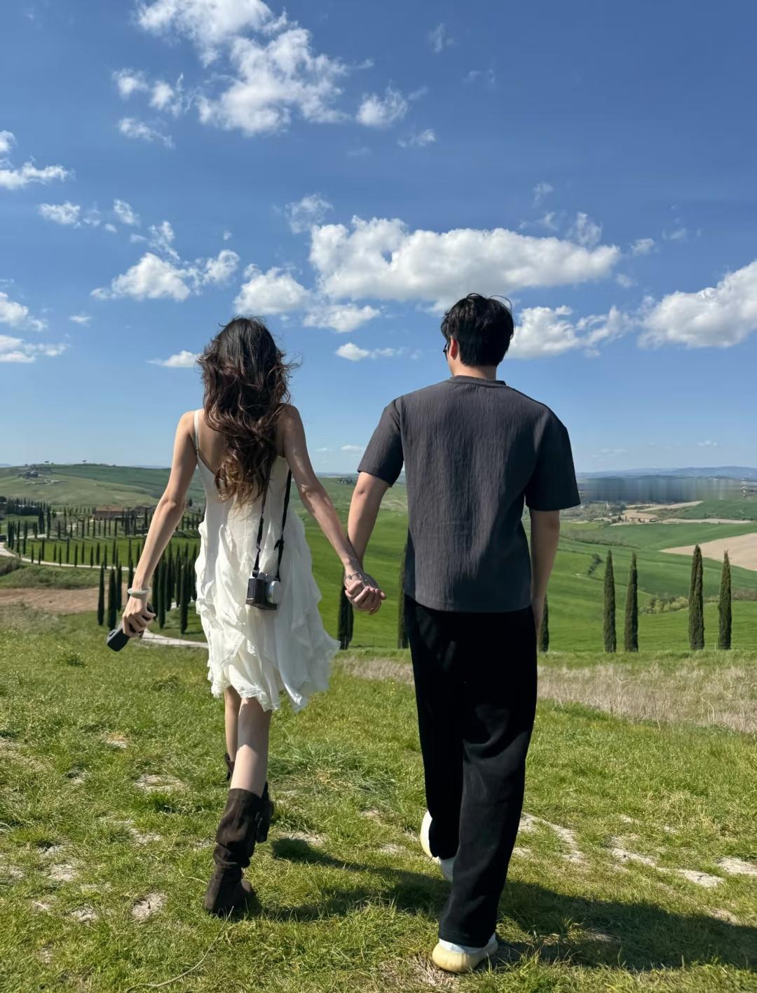 夫妻之间的规律，不信你就看看：1、平时话越少，心里怨越多。一天到晚各忙