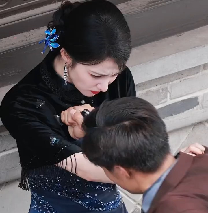 王楚然被刀吐血路透救命！王楚然这波路透是要把观众虐成渣渣灰啊！上一秒还在美美地当