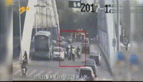 哄宝宝睡觉时, 这几件事千万别做!