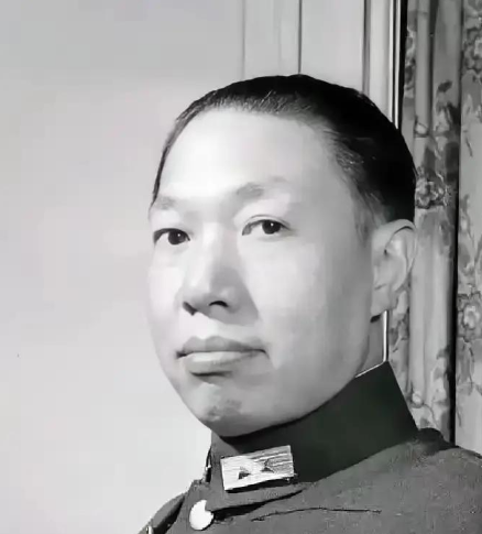 杨永泰身为蒋介石的首席谋士，他早早离世，着实可说是中国人民的福气。杨永泰犯下三宗