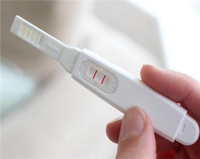 验孕棒上清晰可见的红杠, 为何B超单上却显示没查到孕囊?
