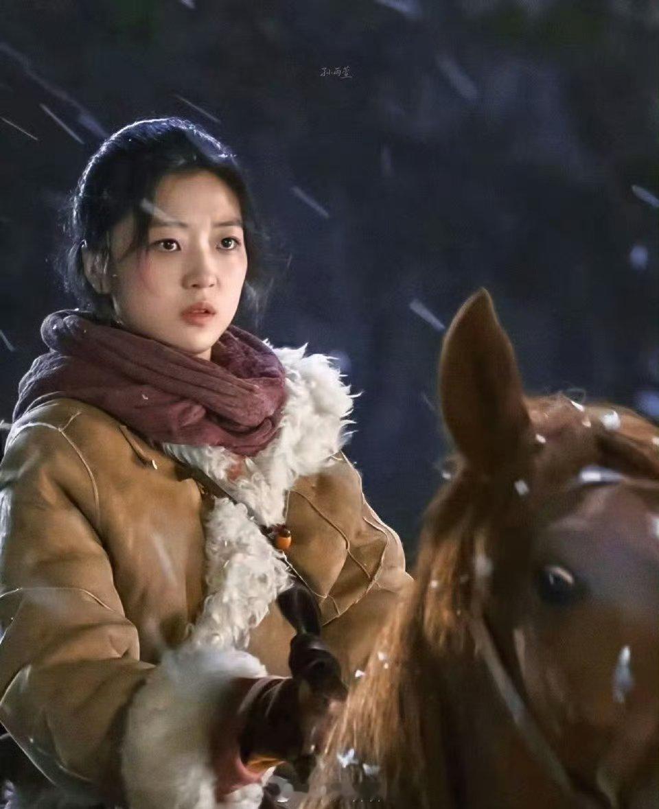 是不是因为发型，真的现代味超浓