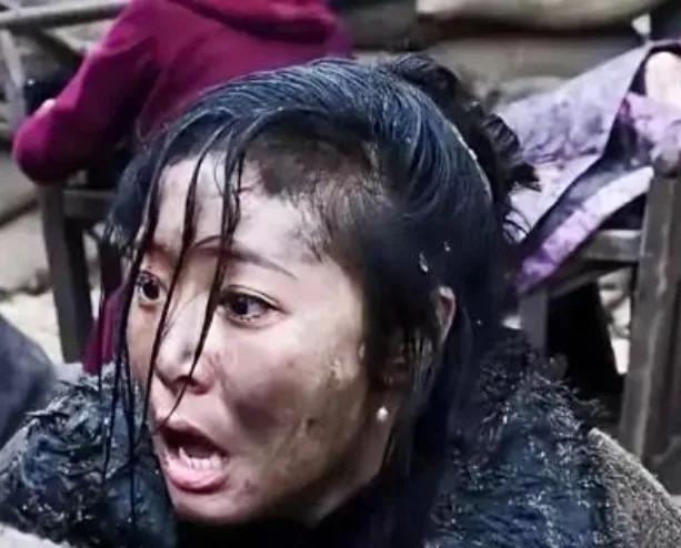 《南京照相馆》主演的哭戏十分动人，极具感染力，为影片增色不少。高叶饰演的林毓秀