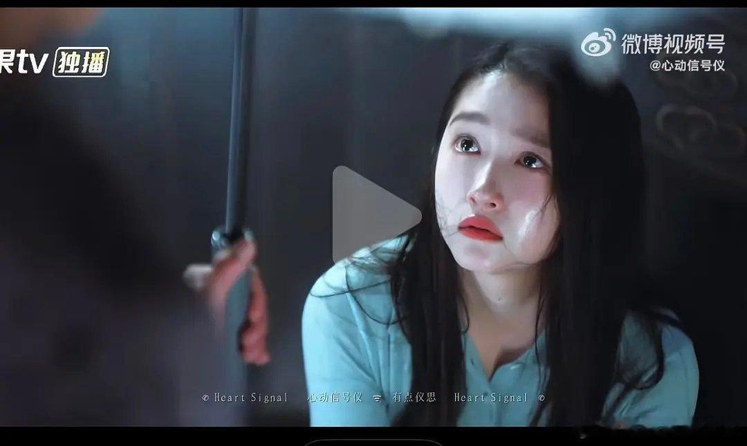 关晓彤怎么发腮这么严重？耀眼咋一看cp感还挺强仔细一看无法忽视格格的发腮