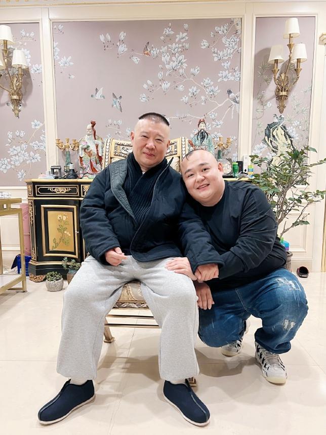 杨鹤通被贴上了“封箱王”的标签！封箱，普通演员也就参加两次，小剧场一次，大封箱一