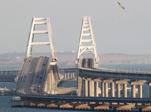 乌克兰要建一座大桥，公开招标。美国人报价6000万，德国人报价5000万，犹太人