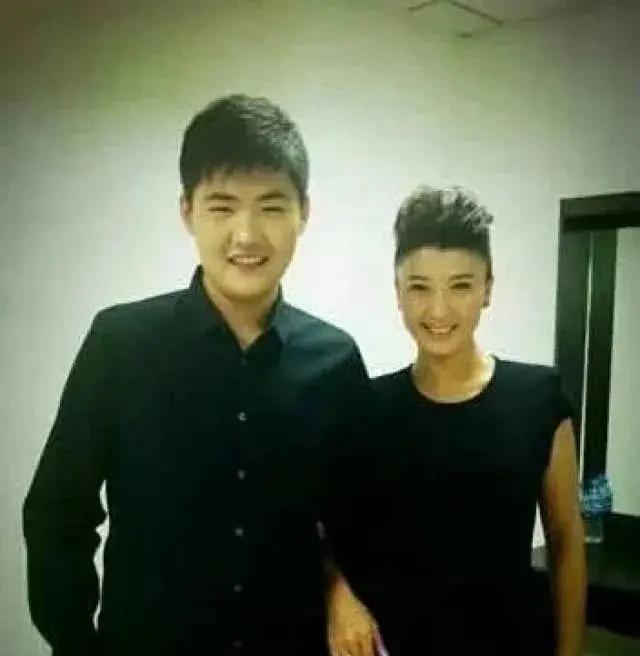 闫学晶的儿子林傲霏，中戏毕业又如何？顶着国家一级演员母亲的光环，资源拿到手软，