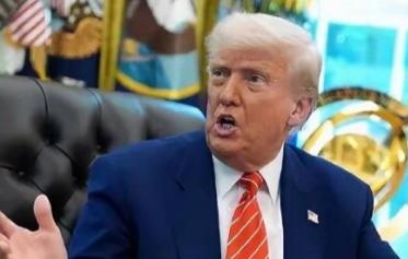 美国政坛又起波澜，前众议院议长佩洛西公开发文，将炮火对准特朗普，言辞激烈地批评道
