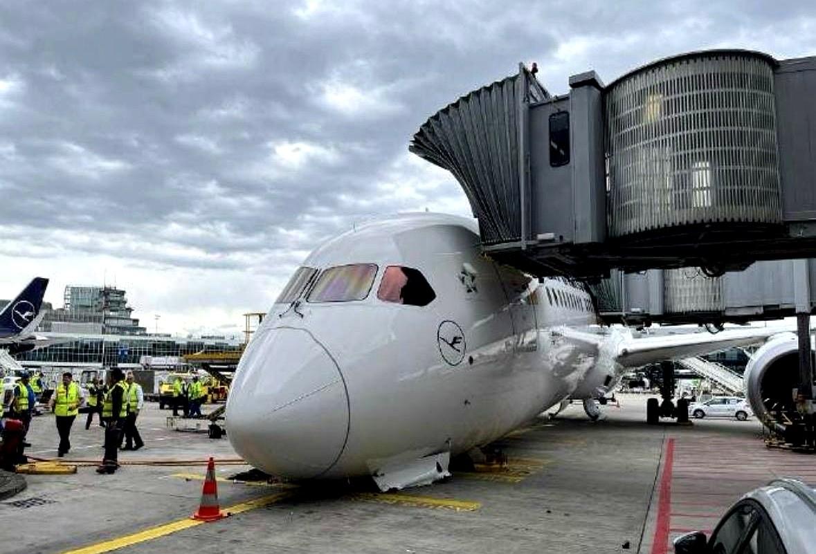 汉莎航空波音787客机前起落架断裂是不是质量问题。那架才4个月大的787，就因