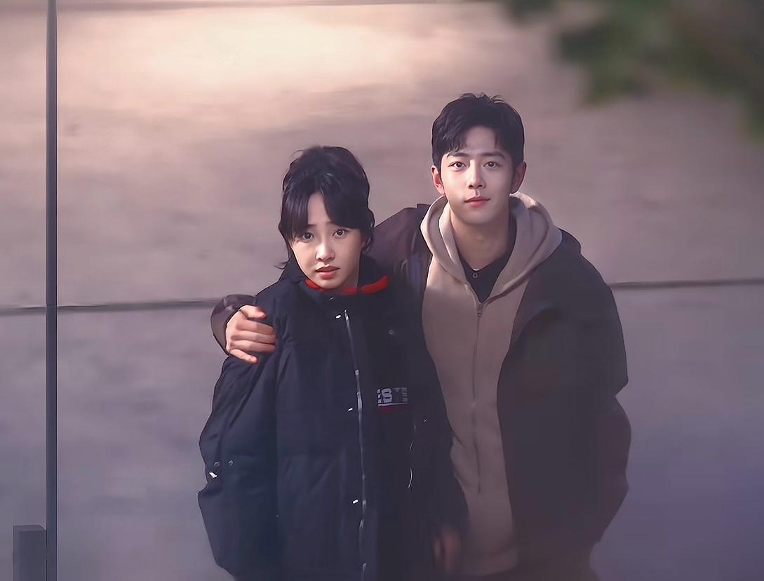 没有人被肖战这部戏惊艳到吗？肖战出道以来出演了挺多电视剧、电影的。他虽