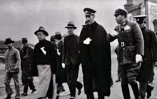 西安事变最惨痛转折：张学良密电封锁洛阳机场，不料心腹旅长黄永安转头告密，致使少帅