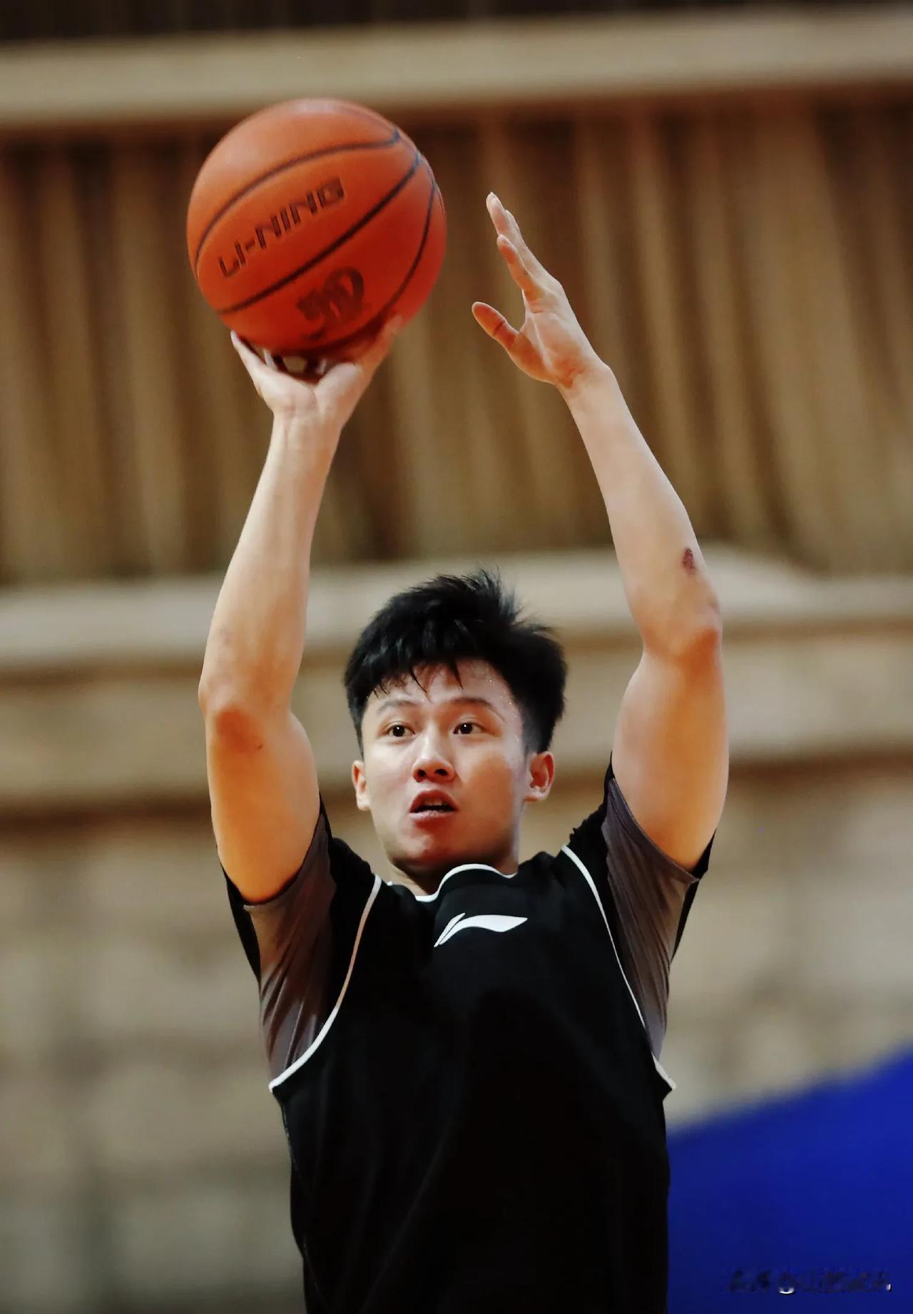 山西汾酒男篮大概率会捡漏清华大学男篮后卫2025年CBA落选遗珠-卢骏。莫愁前