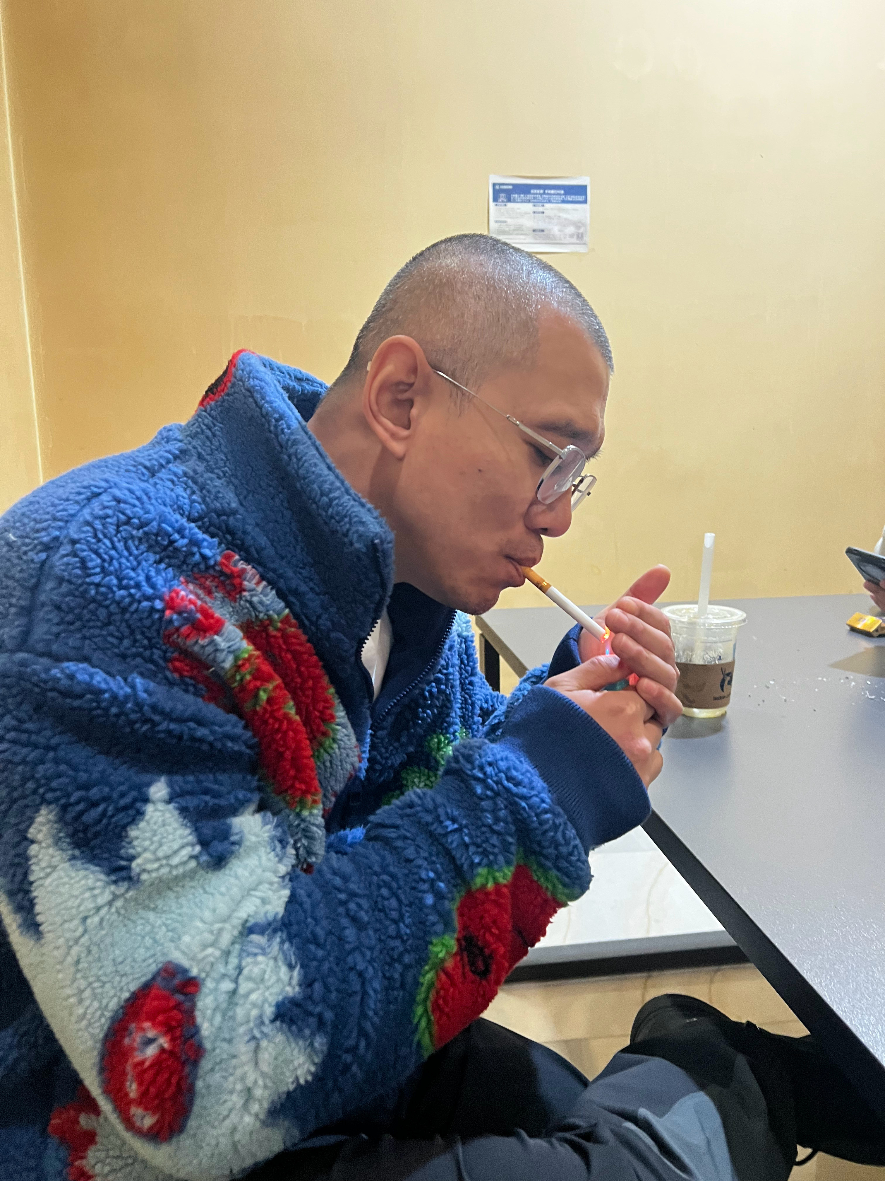 什么是先进车企就是得给我抽烟思考问题的空间​​​