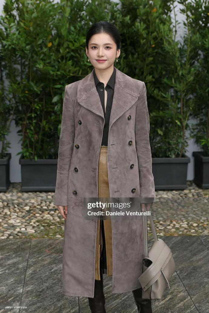 张婧仪G社生图状态张婧仪英伦女郎张婧仪G社生图状态，谁懂婧仪英伦女郎美感啊，