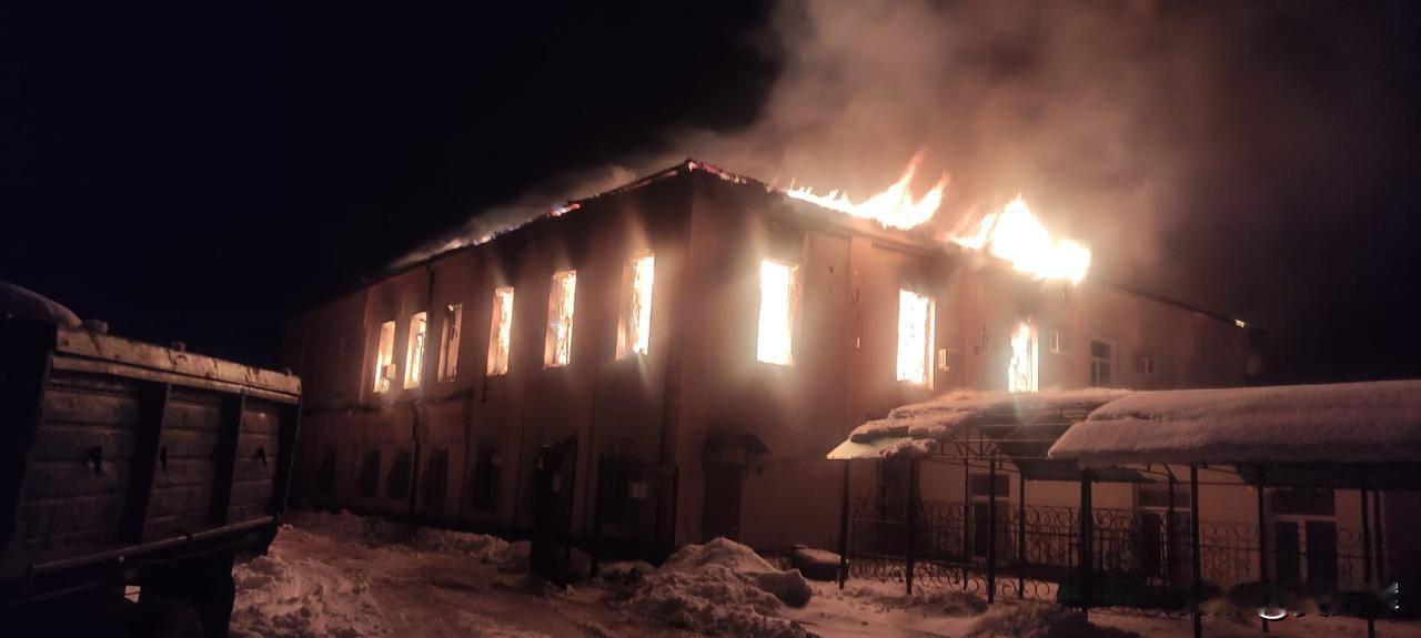 【俄罗斯连续第二天打击苏梅铁路基础设施】2月2日，乌克兰社区与领土发展部长阿