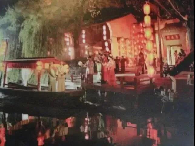 古代去一次青楼要花多少银子？折合人民币，算完傻眼了！在我们大部分人的印象里，