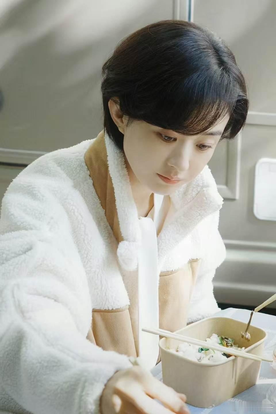 赵丽颖白玉兰电视剧单元评委赵丽颖白玉兰评委天惹赵丽颖要去当白玉兰电视剧单元评委了