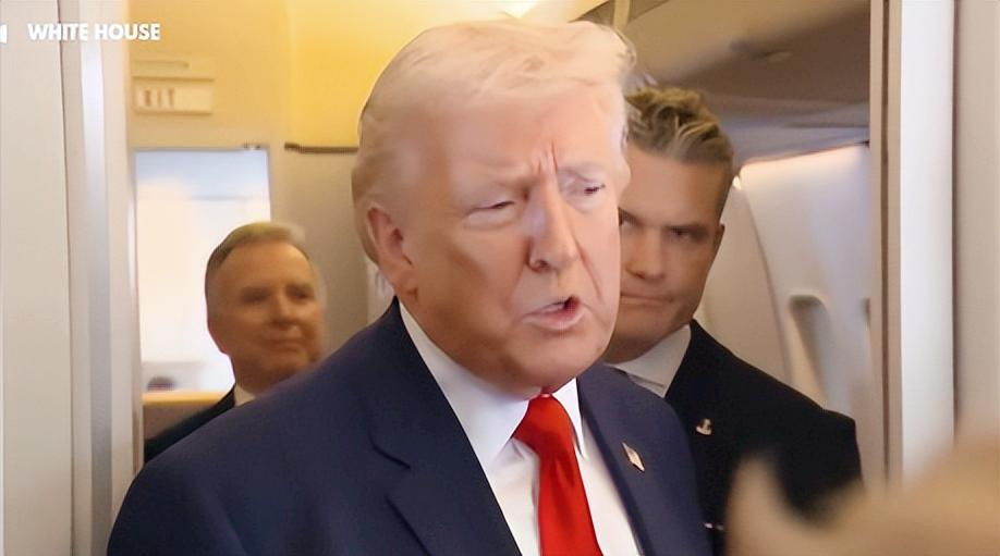 最近特朗普又被记者堵着问懵了，就在他的“空军一号”专机上，有记者直接抛了个扎心的