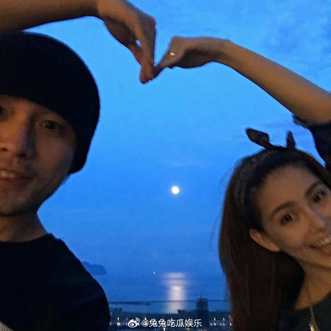 昆凌发了和周杰伦的vlog昆凌是周杰伦唯一互关昆凌新发的vlog，两人越来越甜