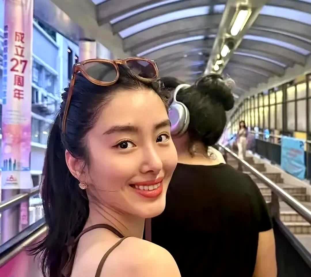 有人好奇富二代为什么不介意杨采钰的过去，还是选择和她在一起。要我说这姐条