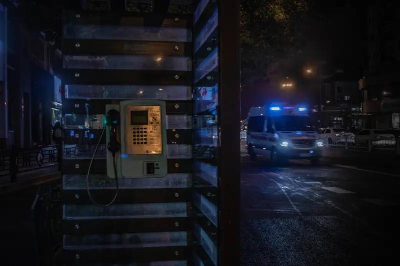 “挂断32次电话，终于接通才知真相！这通银行风控电话，竟是救命电话！”今天早