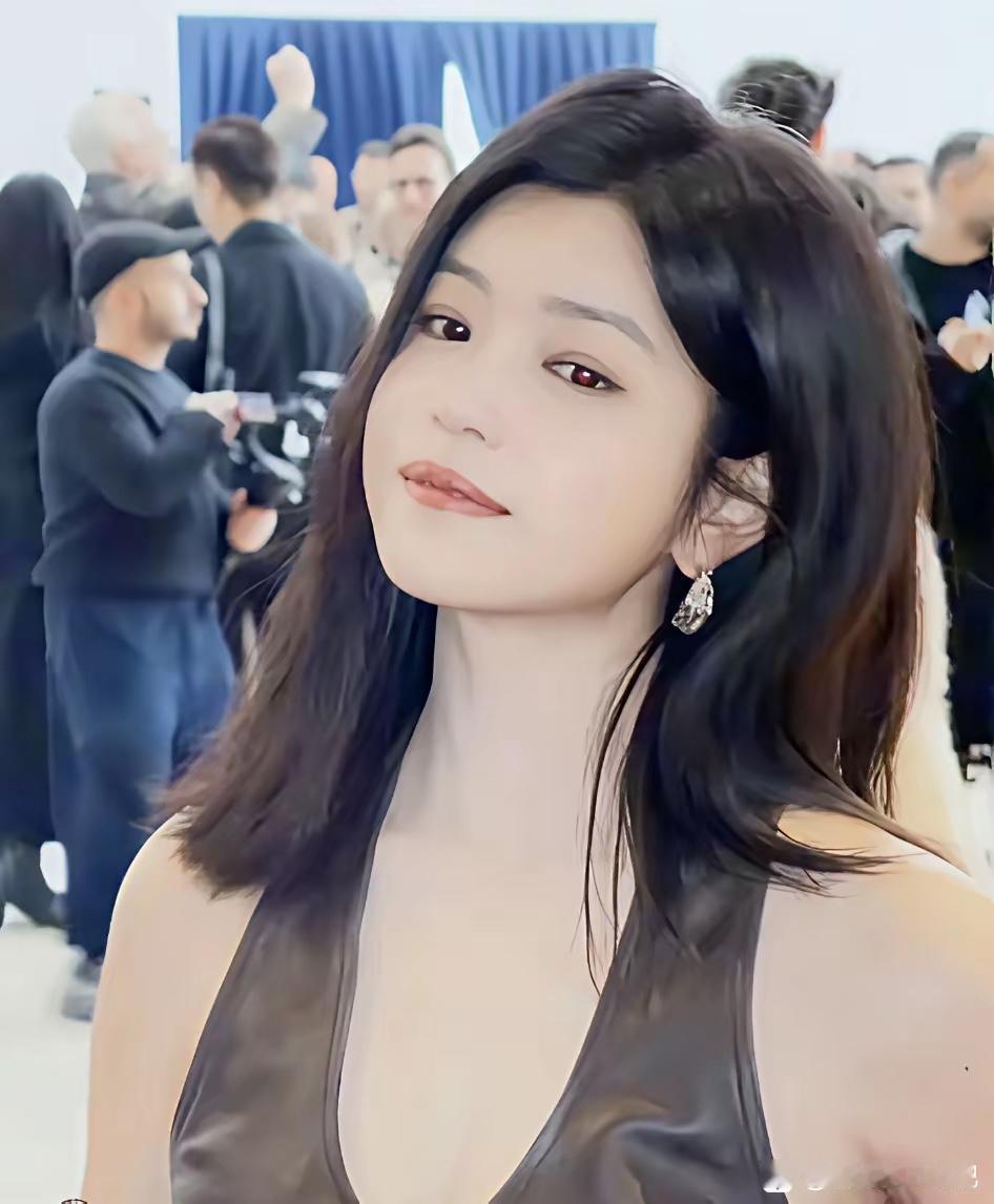 陈妍希谈及和陈晓离婚的原因，这次她很平静，“我们结婚十年了，就是渐渐没话说了，大