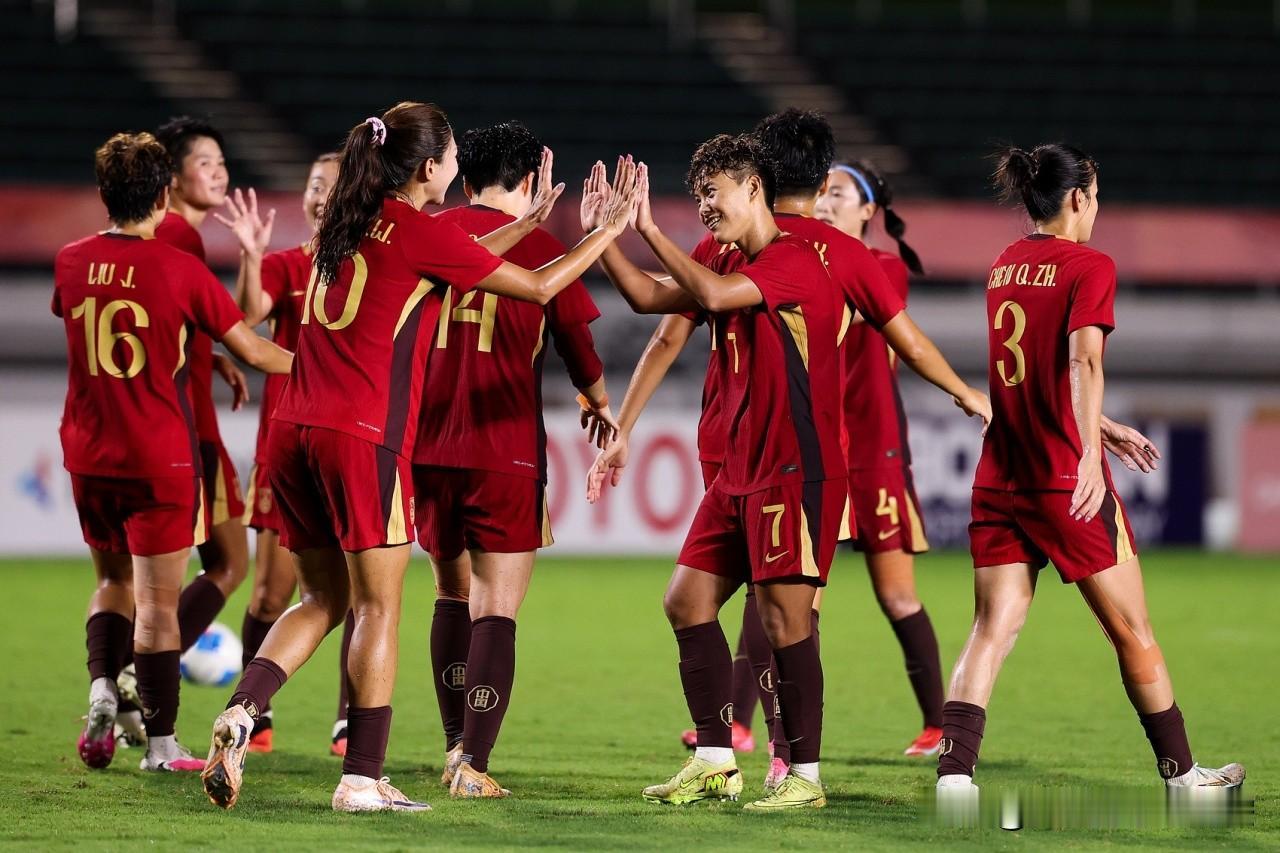 中国女足1：0越南女足，对中国女足队员打分评价如下：1、王妍雯：7分临门一脚