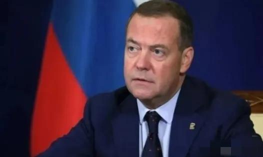 一旦战争打响，中国面临的第一波攻击，可能不是导弹，而是冻结3万亿外汇、切断SWI