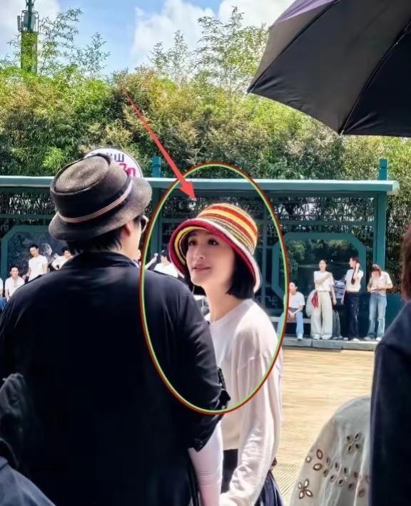 我的天！！这姐这样没人说吗？